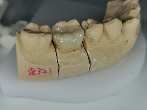 KLINIK PERGIGIAN CEMERLANG