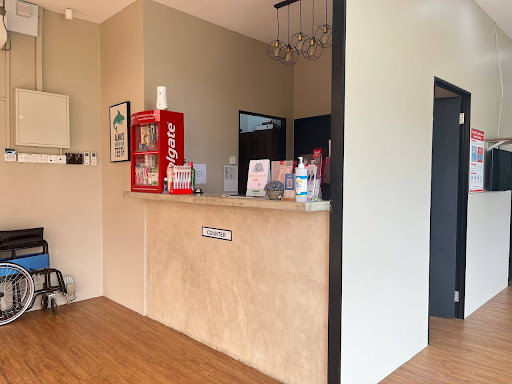 Klinik Pergigian Dr Fatain - Aesthetic, Veneer & Braces, Kuala Rompin
