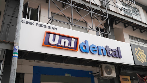 KLINIK PERGIGIAN U.N.I DENTAL BERTAM